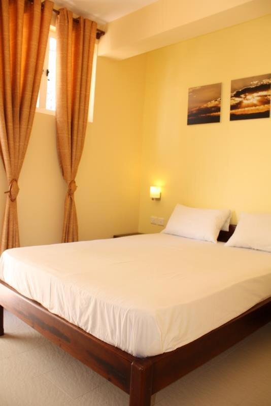 Le Cactus Guesthouse Terre Rouge  エクステリア 写真